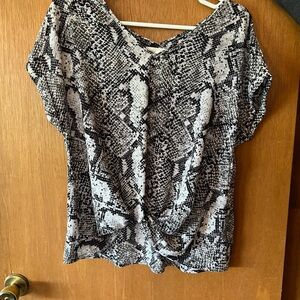 Women's Black and White Snake Print Top